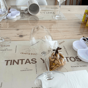 ¡Personaliza una copa de vino o taza!